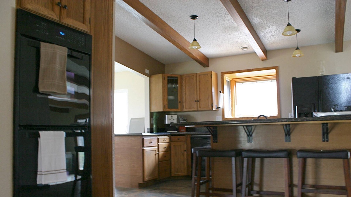 Bismarck House | Country Living at its Best!