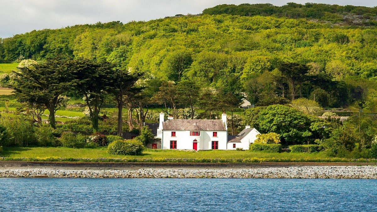 New Quay Cottage | Country Manor steeped in history with Ocean Views