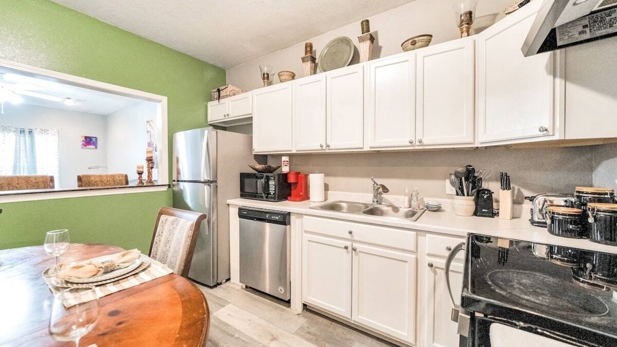 Northeast Houston Apartment | Country Place Two Place For Work Travel and Leisure