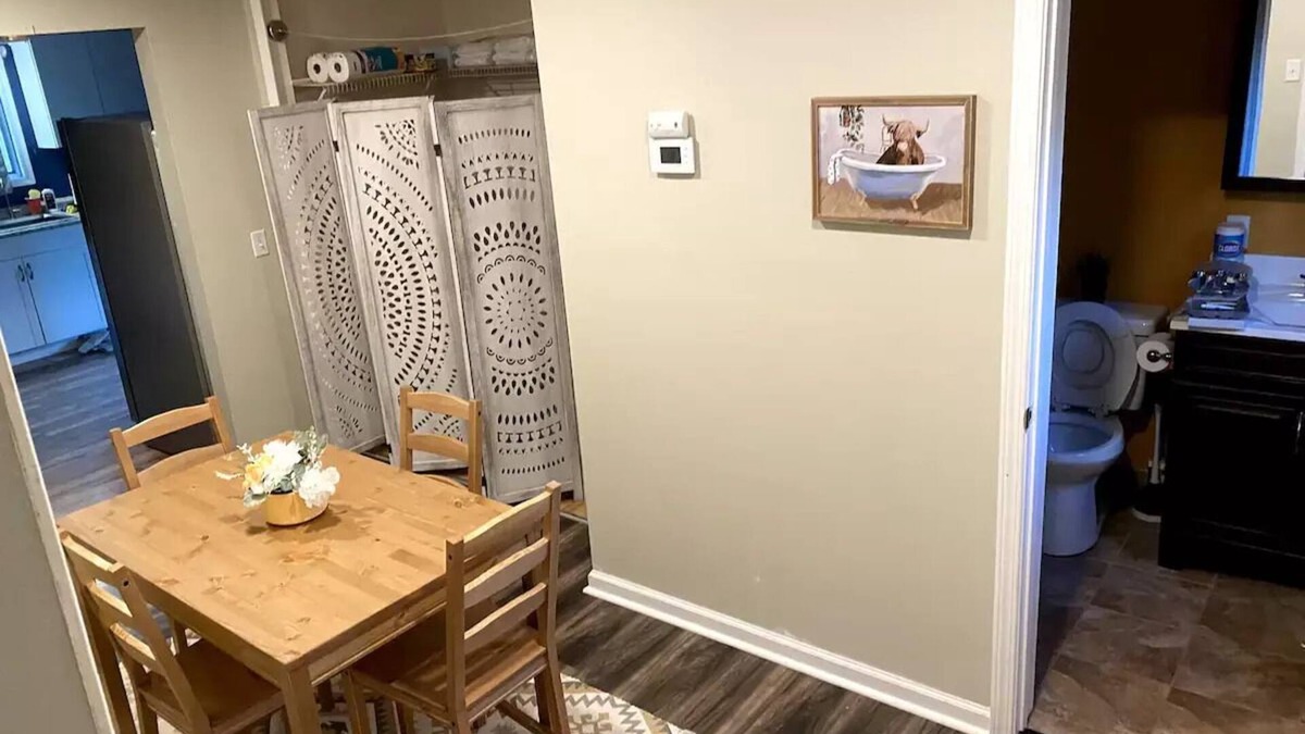 Jeffersonville - Clarksville House | Country retreat in the city.