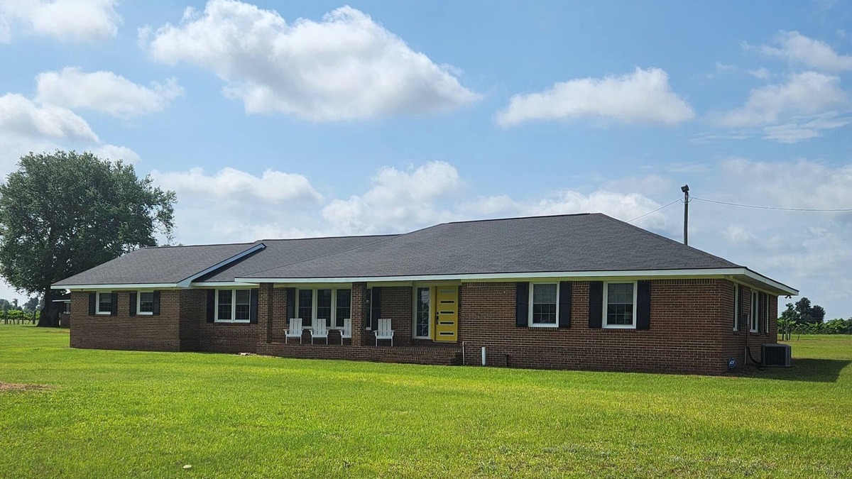 Albany House | Country space! It's what you make it!