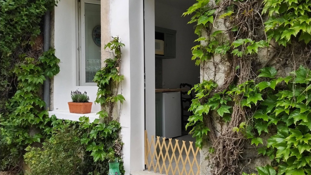 Sablonnieres Apartment | COUNTRY STUDIO - NEAR DISNEYLAND - VAL D'EUROPE - PARIS