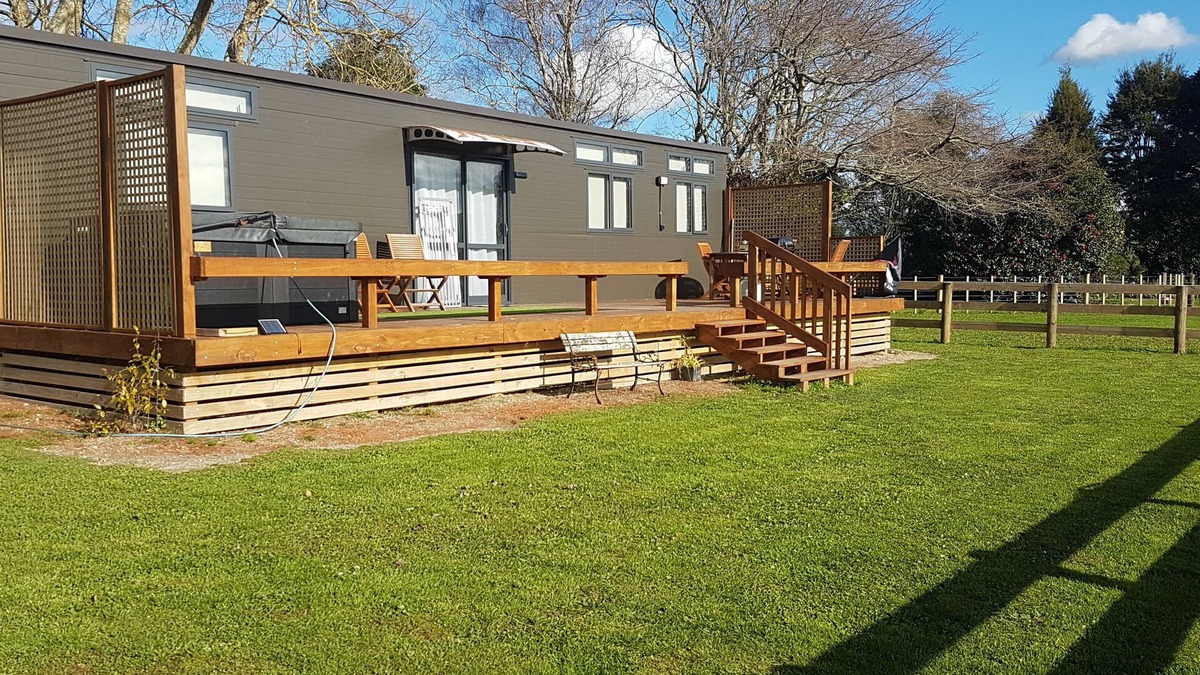 Arapuni Cottage | Country Tiny House With spa