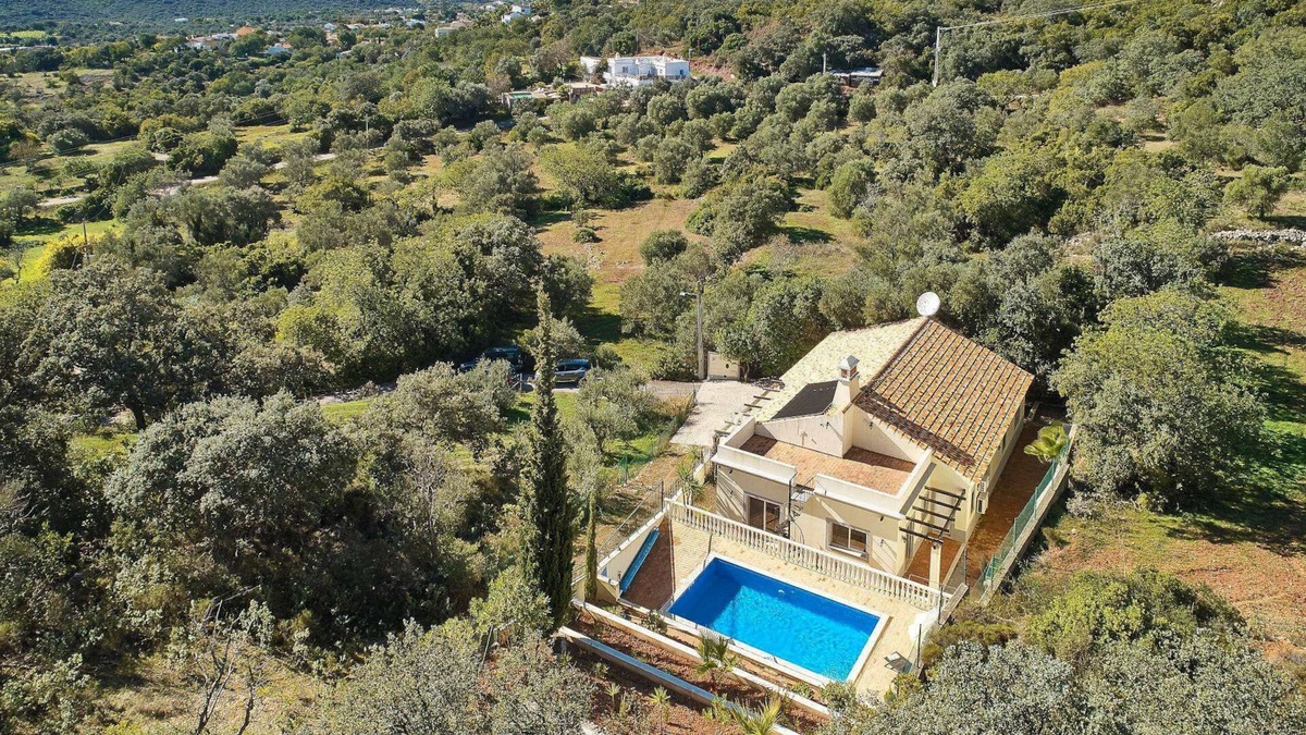 Sao Bras de Alportel Villa | Country Villa, Modern Interiors, A/C, Private Pool & Sunny Terraces - 2km to São Brás de Alportel!