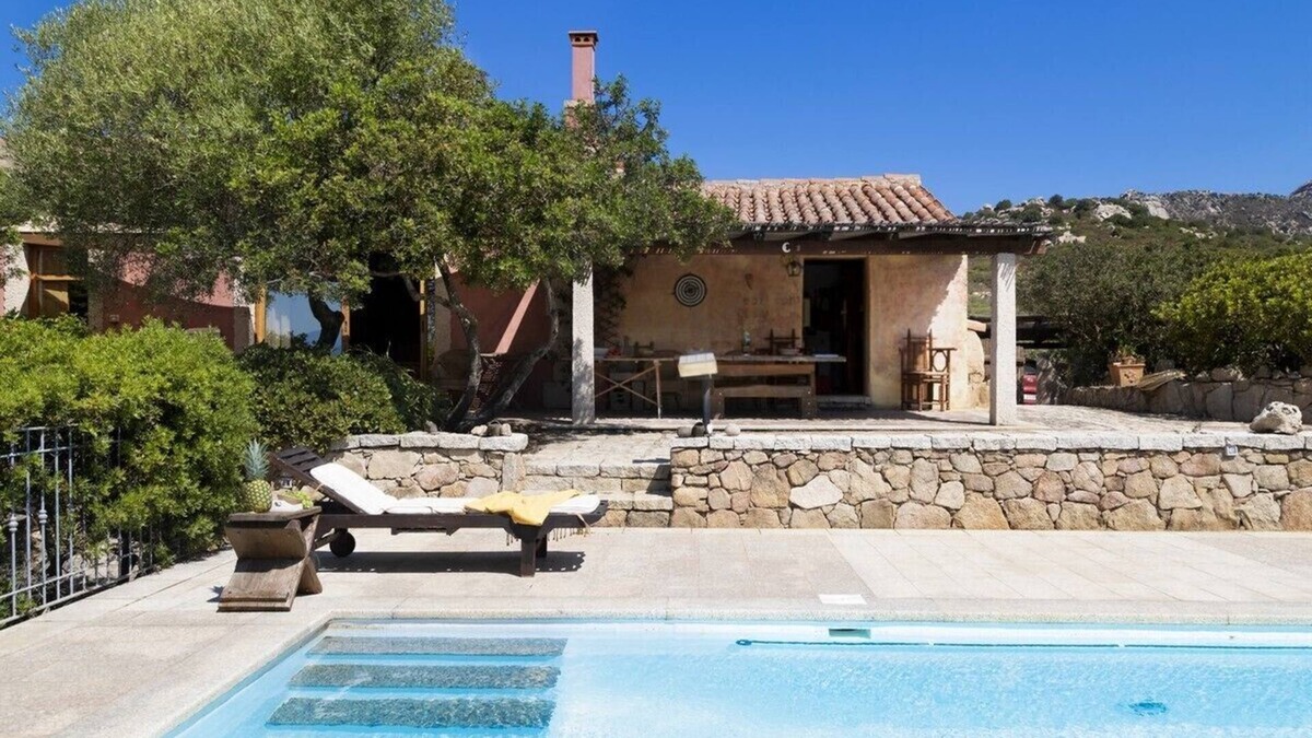 Olbia Villa | Country villa with private pool and sea views near the Costa Smeralda