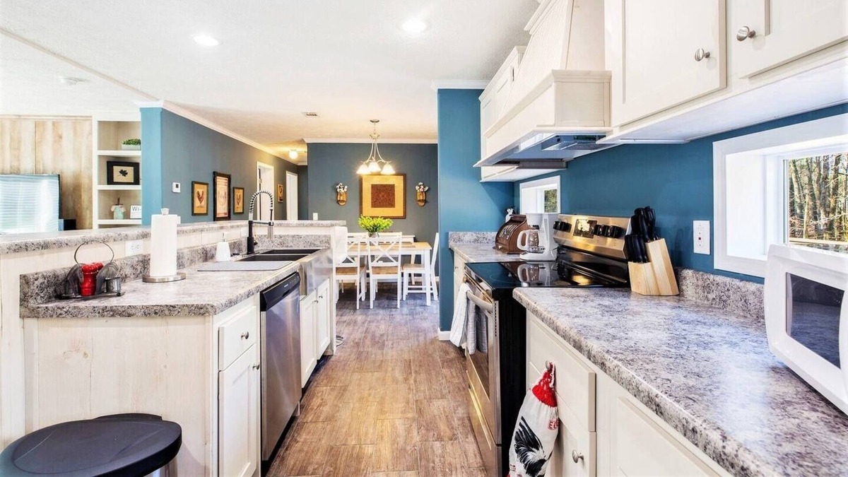 Clarkesville House | Countryside Getaway in Clarkesville! (CDC Safe)