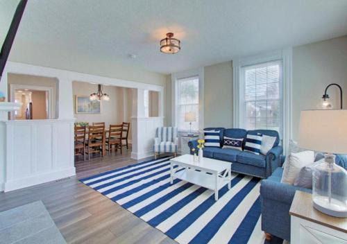 Vermilion House | Countryside Getaway Large Shared Yard & Parking in Vermilion