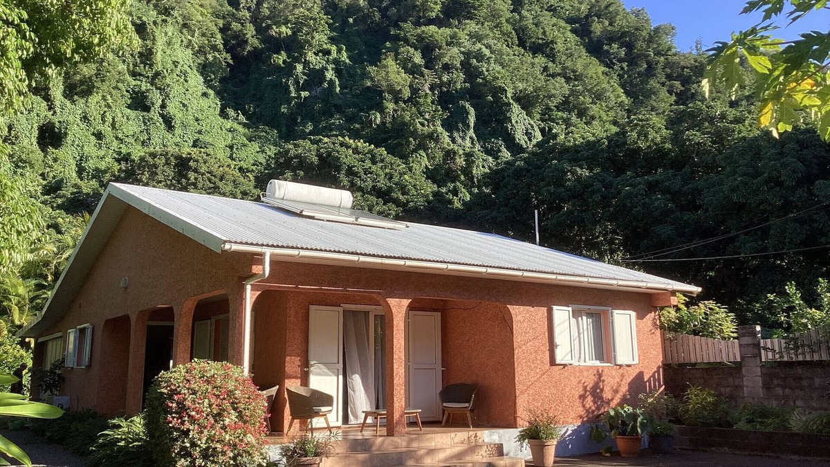 Petite-ÃŽle Cottage | Countryside house in St Joseph to explore the wild south