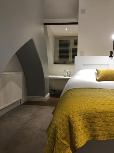 Worksop House | Countryside townhouse