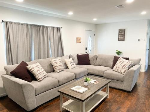 Keller House | County Chic Pets Ok Tx Motor Speedway Nearby By Vacation Your Way