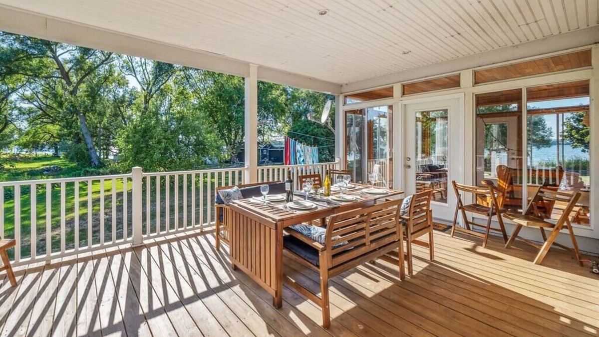 Milford House | County Lakehouse - The Perfect Spot in PEC
