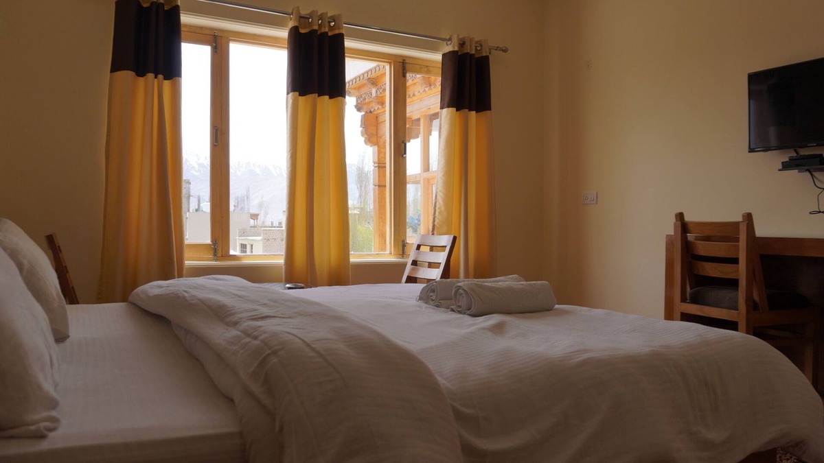 Leh House | couple and family friendly cozy home in the epicenter of leh market