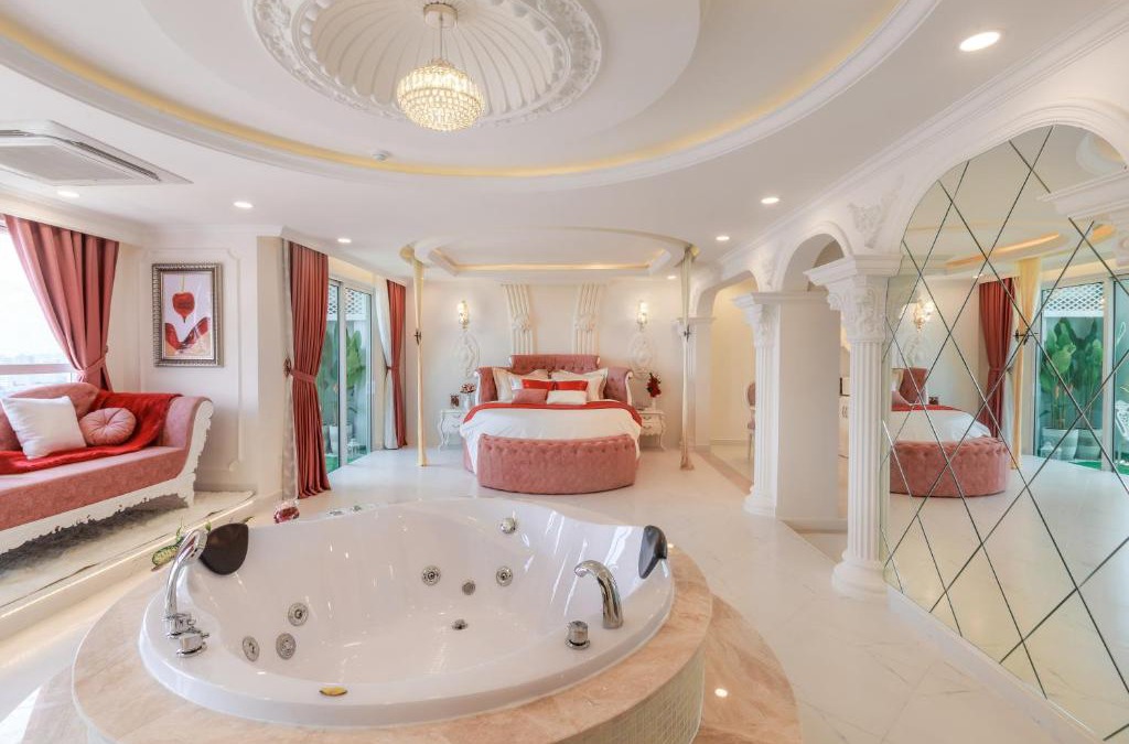 District 7 Apartment | Couple Retreats - Luxurious & Romantic Apartment