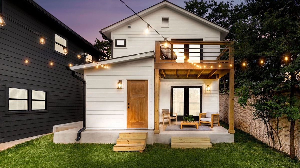 Canyon Lake Apartment | Couple's Lake House - pet friendly - kayaks & SUP boards