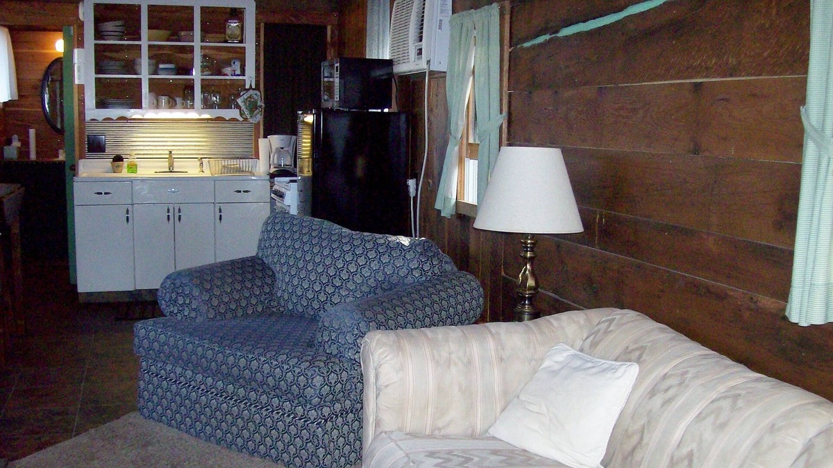 Shell Knob Cabin | Couples Only Cabin at the Green Cocoon on Table Rock Lake