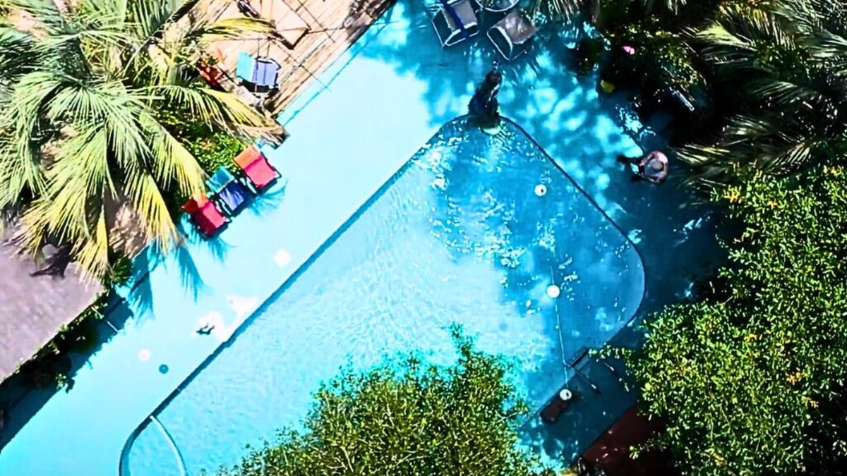 Loxley House | Couples/Pool/Hot tub/guest house/free parking