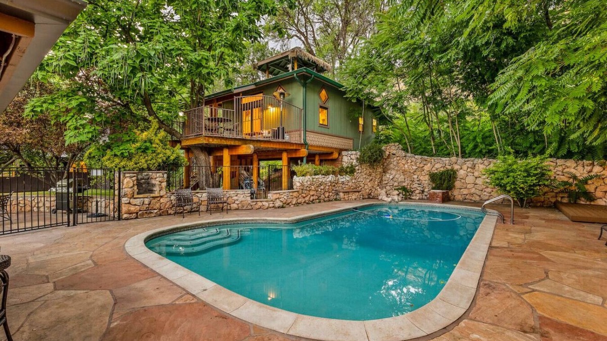 Cornville House | Couples Treehouse Getaway | Sedona Wine Country