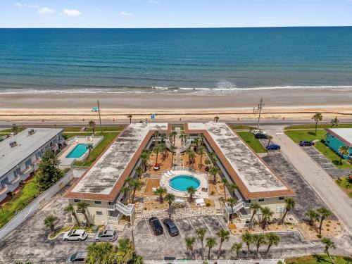 Ormond-by-the-Sea Apartment | Court of Palms
