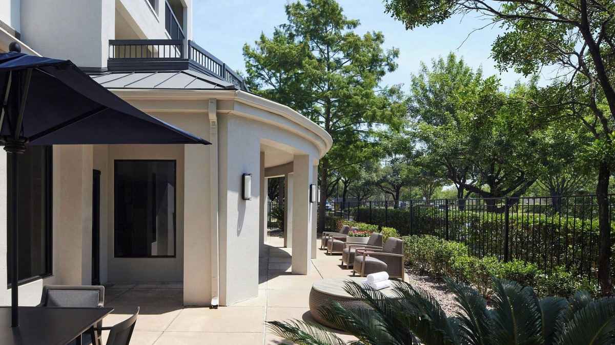 Franklin Park Hotel | Courtyard by Marriott Austin South