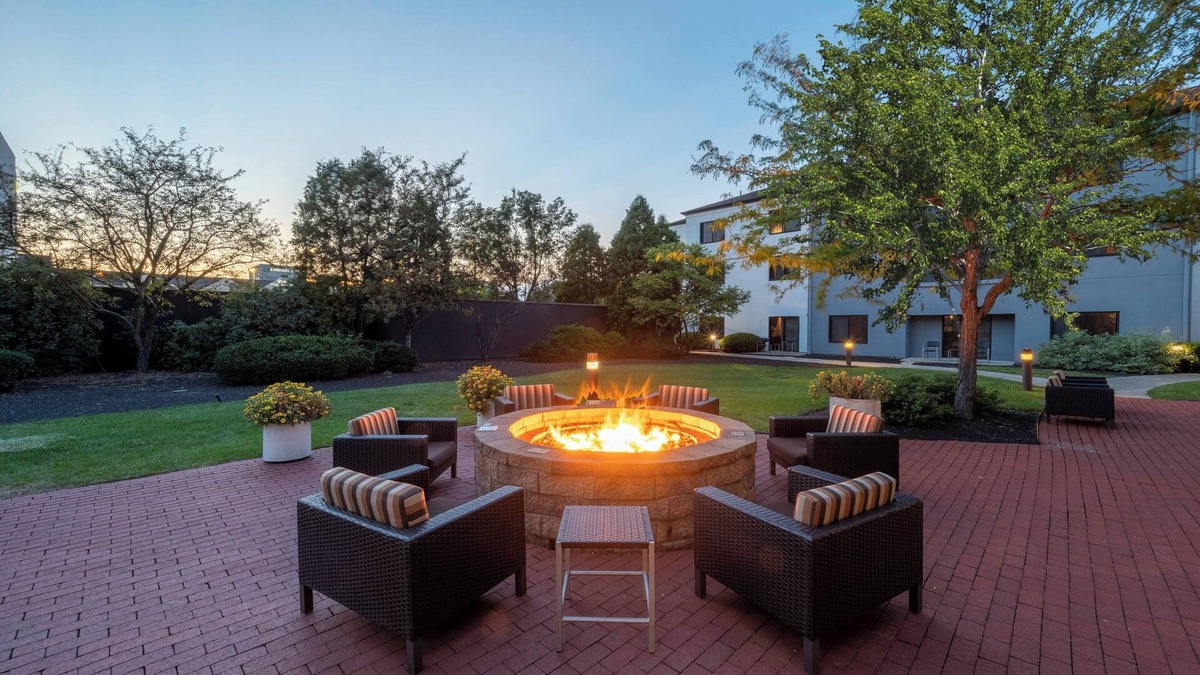 Northeast Columbus Hotel | Courtyard by Marriott Columbus Airport