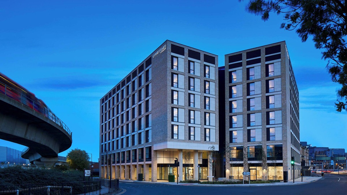 Royal Docks Hotel | Courtyard by Marriott London City Airport