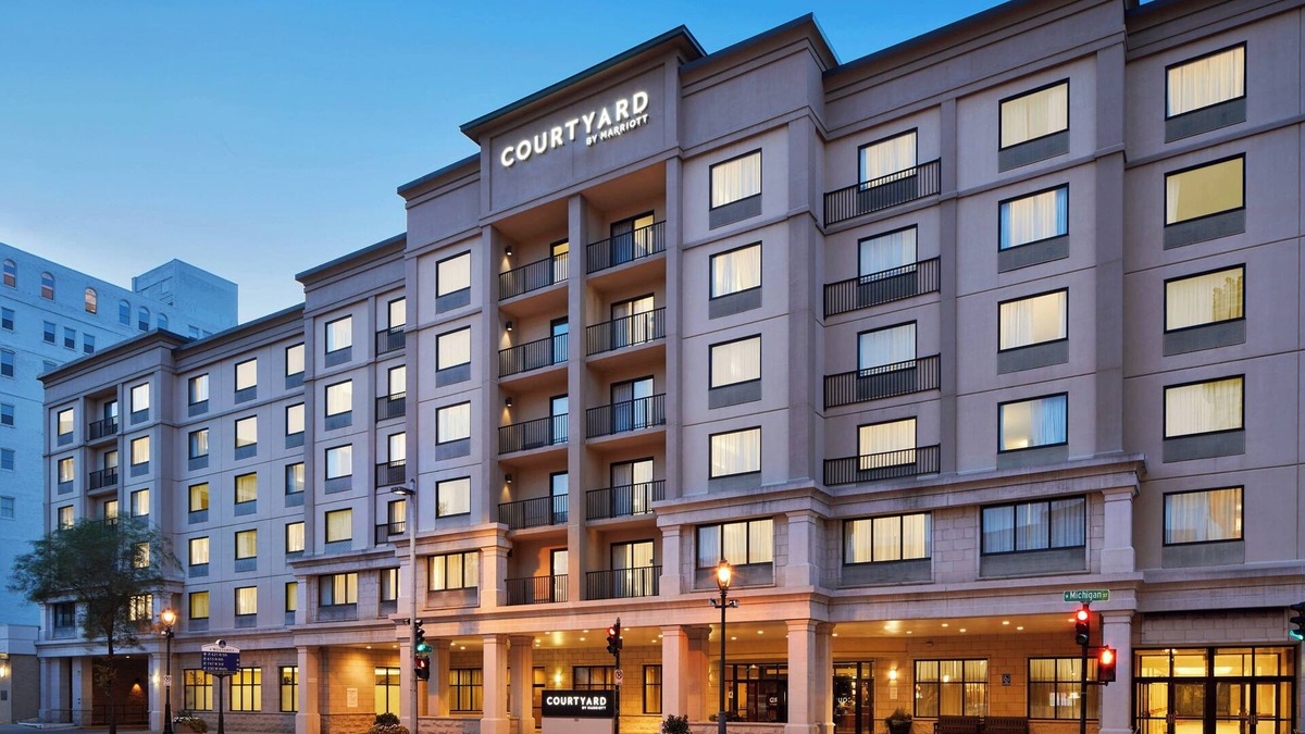 Westown Hotel | Courtyard by Marriott Milwaukee Downtown