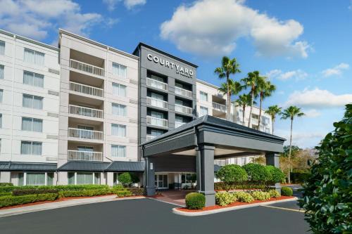 Central Business District Hotel | Courtyard by Marriott Orlando Downtown
