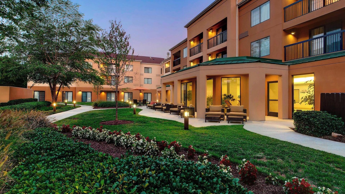 Sandston Hotel | Courtyard by Marriott Richmond Airport