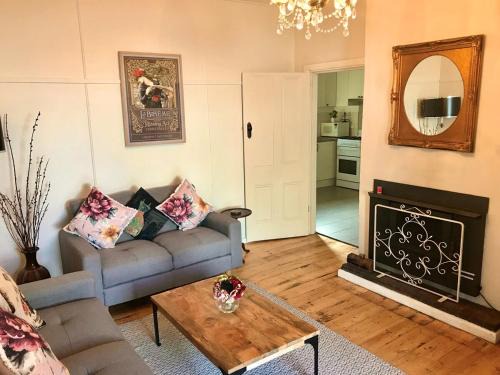 Healesville House | Courtyard Cottage Healesville, close to everything