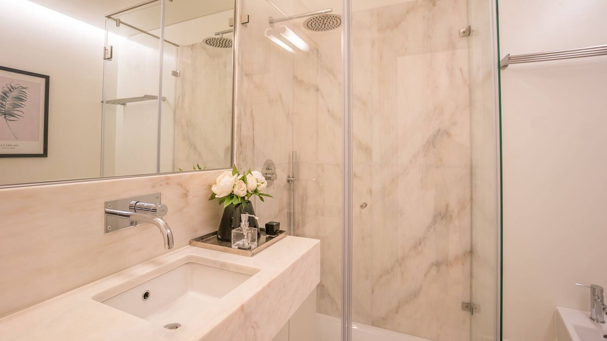Lisbon Old Town Apartment | Courtyard & Elegance Apartment