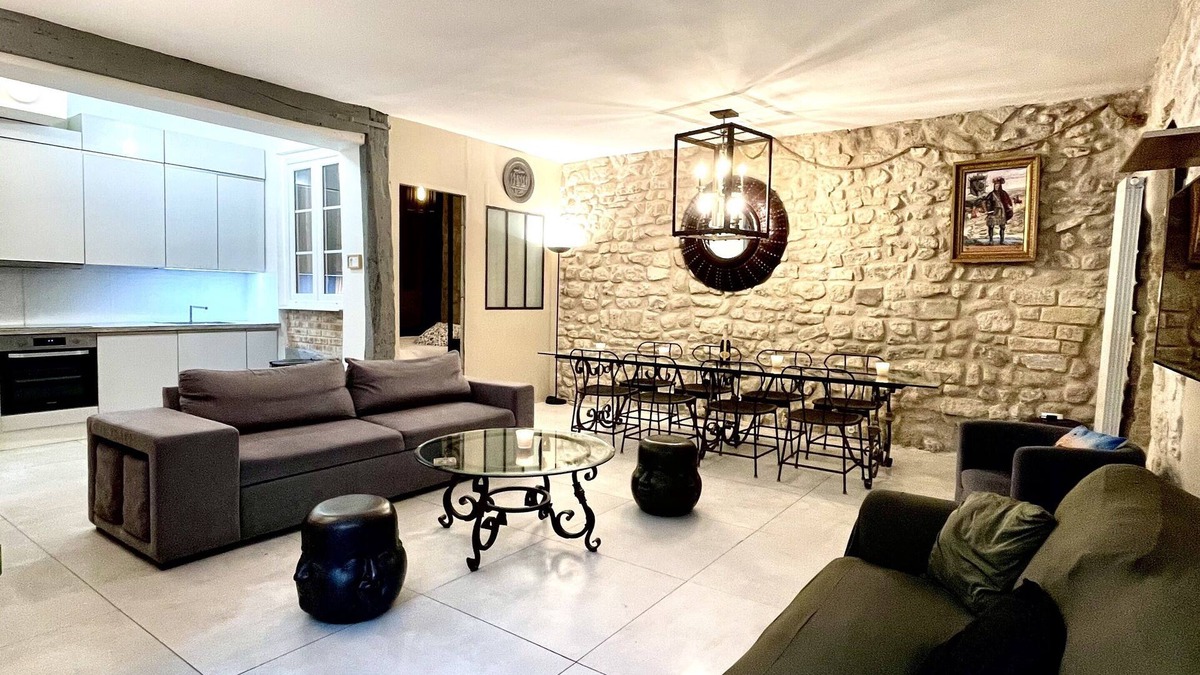 Quartier Sainte-Avoye Apartment | COURTYARD MAISON MARAIS 5 bedrooms + playground room