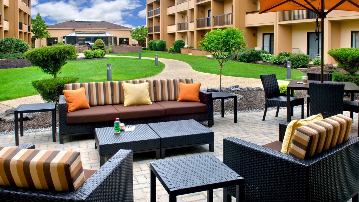 East Syracuse Hotel | Courtyard Syracuse Carrier Circle