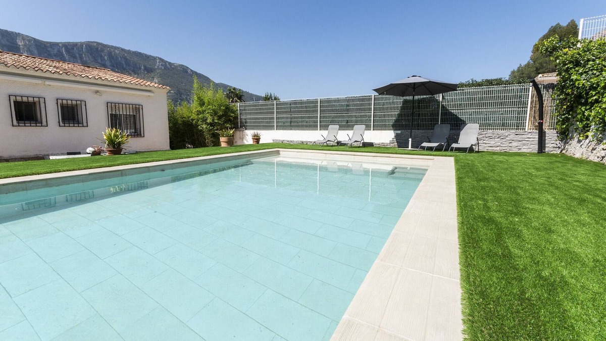 La Drova Villa | COVA DE L'AIRE - Charming house with private swimming pool and free Wifi