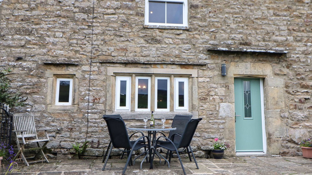 Feetham Cottage | COWLINGS, pet friendly, character holiday cottage in Low Row