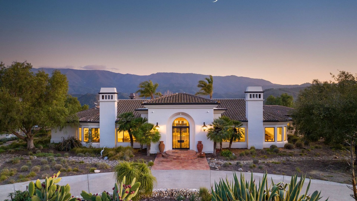 Santa Ynez House | Coyote Hills Ranch & Vineyard with pool & spa!