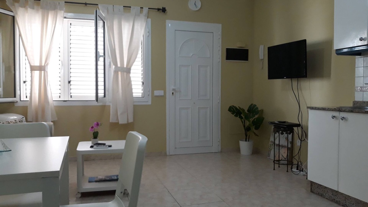 Las Palmas de Gran Canaria Apartment | Cozy apartment centricoy quiet area obelisk-. Ideal for couples
