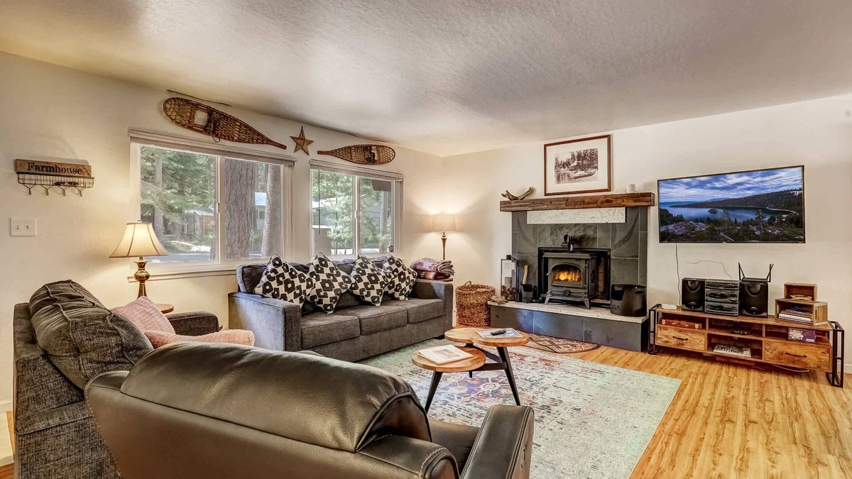 North Upper Truckee Cabin | Coziness Cabin - Cute little cabin in the Tahoe woods!