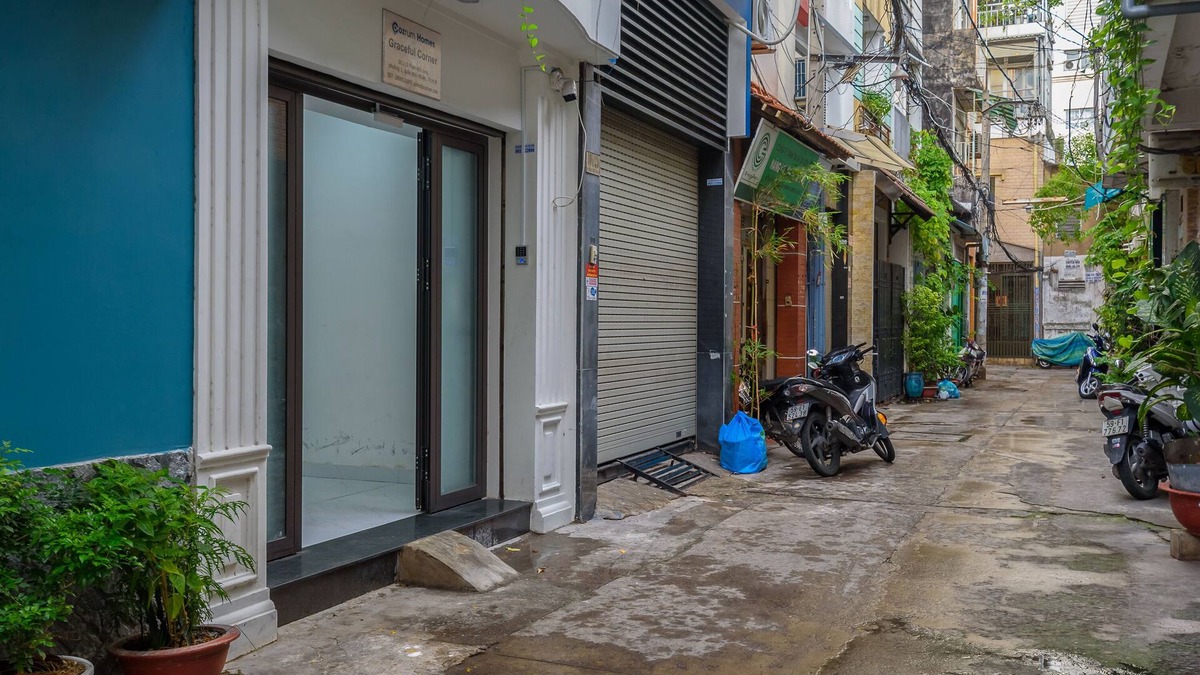 Phu Nhuan House | Cozrum Homes - Graceful Corner