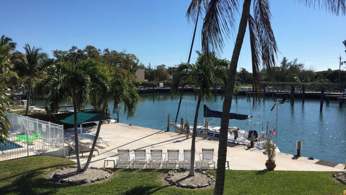 Marathon Condo | Cozy 1 bedroom 1 bath condo minutes from Sombrero beach.