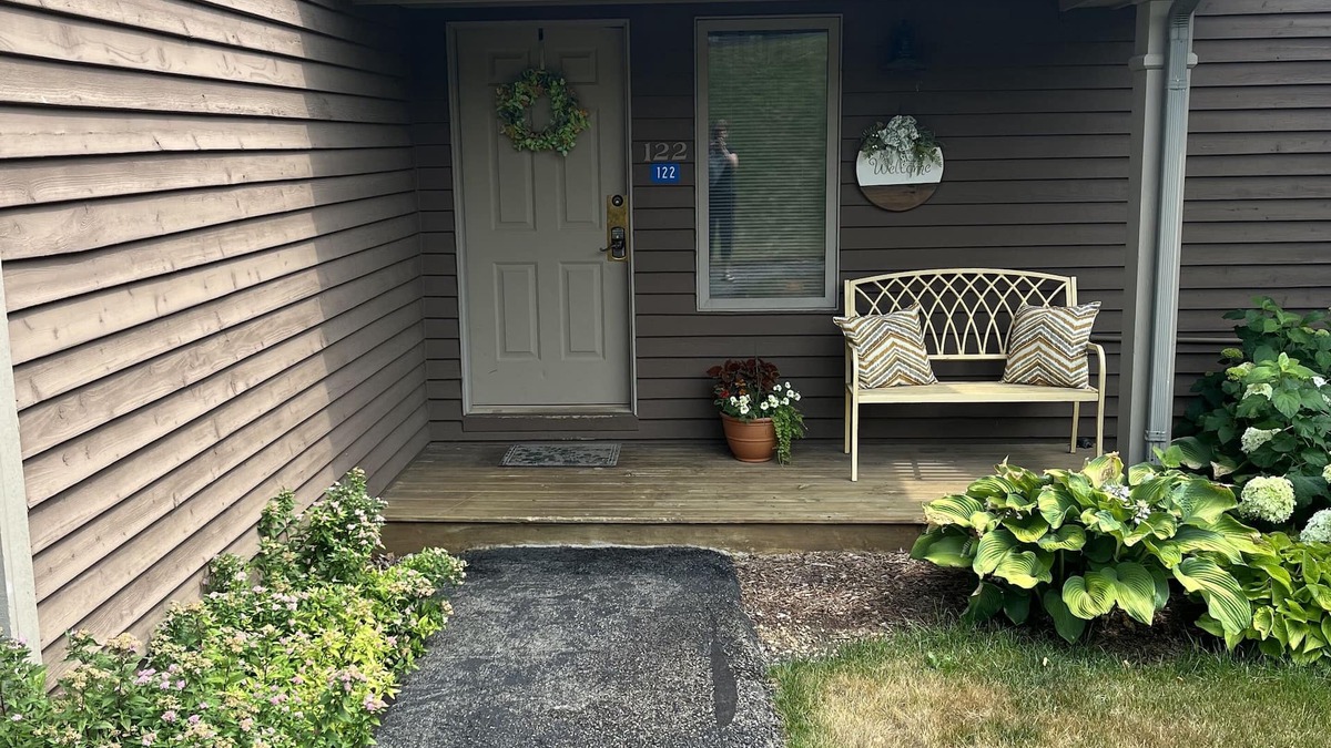 The Galena Territory House | Cozy 1 Bedroom, 2 Bath Townhome in the Galena Territory