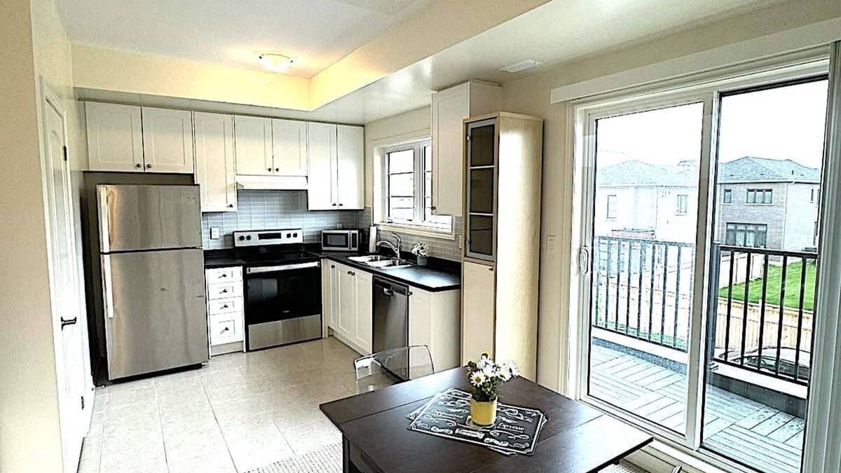 Richmond Hill Apartment | Cozy 1-bedroom apartment in wonderful Richmond Hill with AC, WiFi