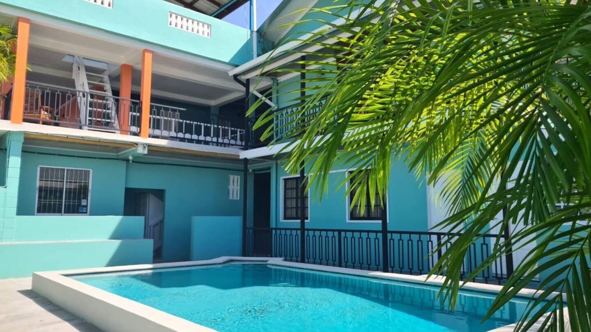 Bon Accord Village Apartment | Cozy 1-bedroom apartment with WiFi, Pool near the Airport & Store Bay Beach