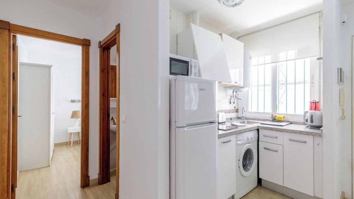 Pedregalejo Apartment | Cozy 1-bedroom apartment on the beach