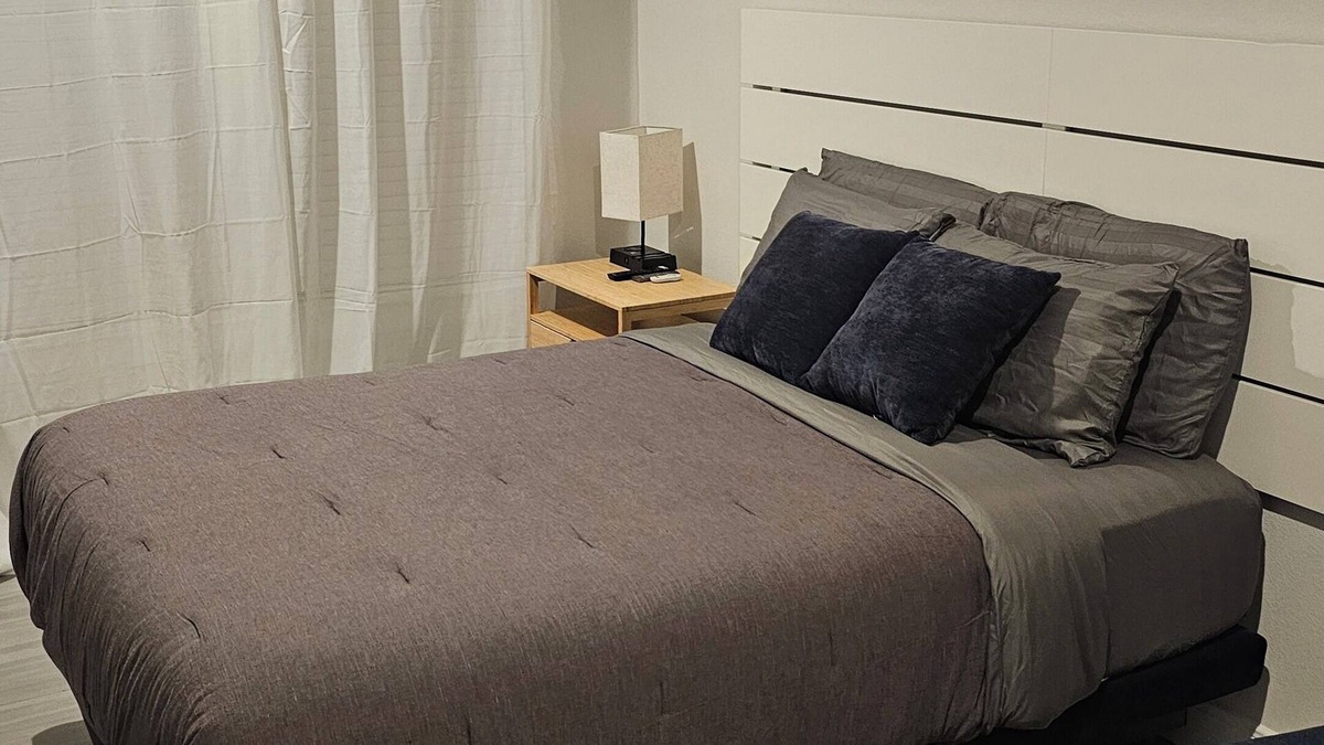South Main House | Cozy 1-bedroom apartment in nice Houston with AC, WiFi