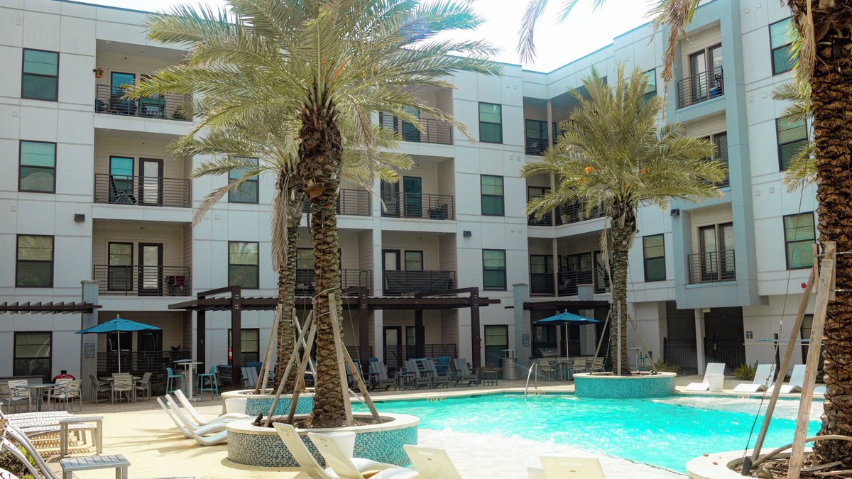 Astrodome Apartment | Cozy 1-bedroom apartment with pool and gym in lovely Houston, central location