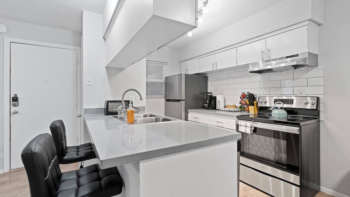 Highland Apartment | Cozy 1 Bedroom Apt in Highland Austin 8933