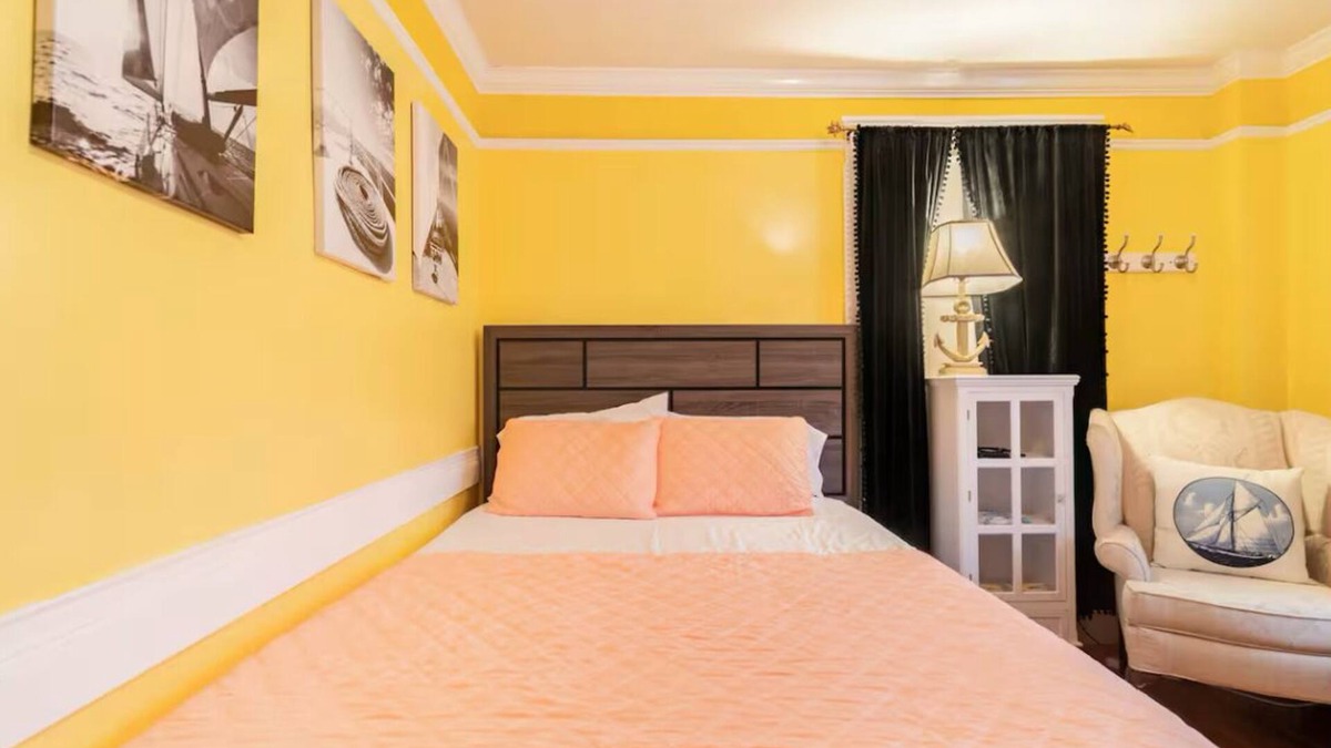 Fifth Ward Condo | Cozy 1-bedroom condo in the heart of Newport