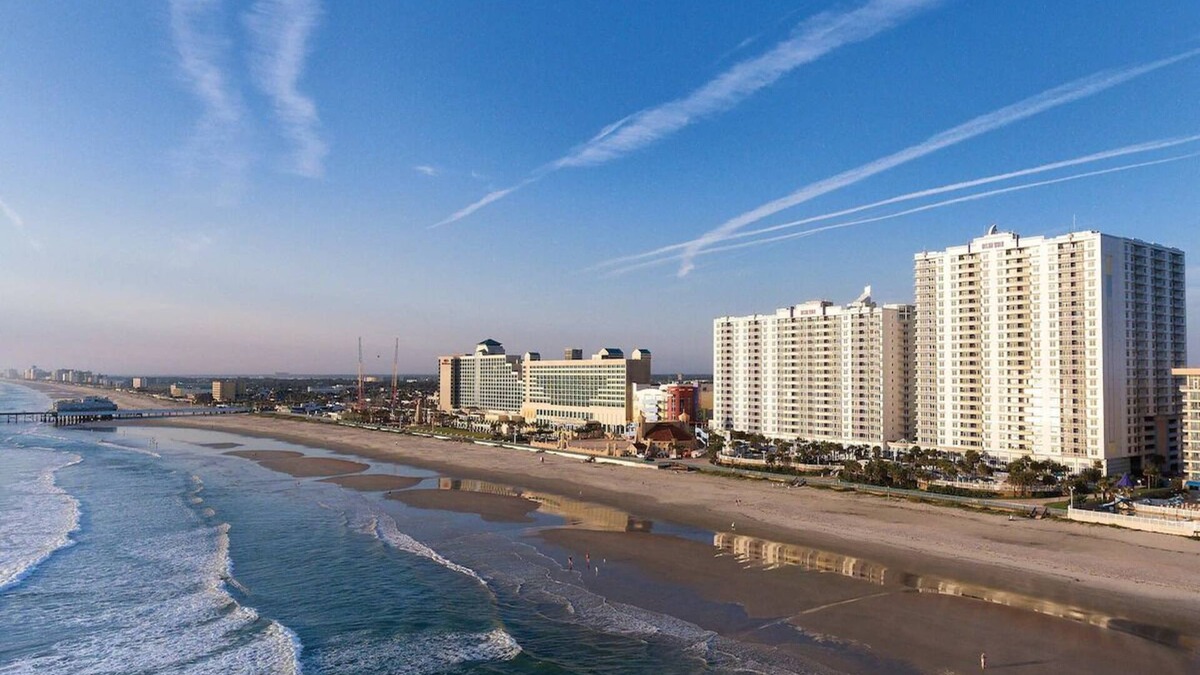 Brush - Stewarts Resort | Cozy 1-Bedroom Deluxe Suite in Beautiful Daytona Beach!