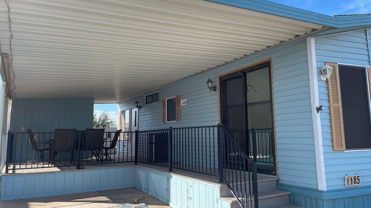 Arizona City House | Cozy 1 bedroom home in awesome Arizona City 55+community with pool & gym