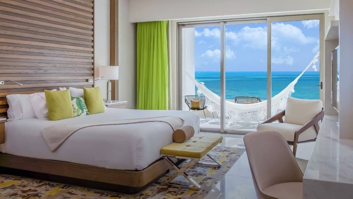 Downtown Cancun Hotel | Cozy 1-bedroom hotel in phenomenal Cancún with WiFi, AC, fitness room